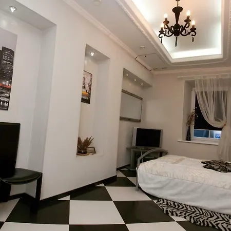 Black & White Apartments-studio Апартаменти *