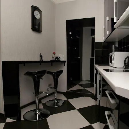 Black & White Apartments-studio Апартаменти